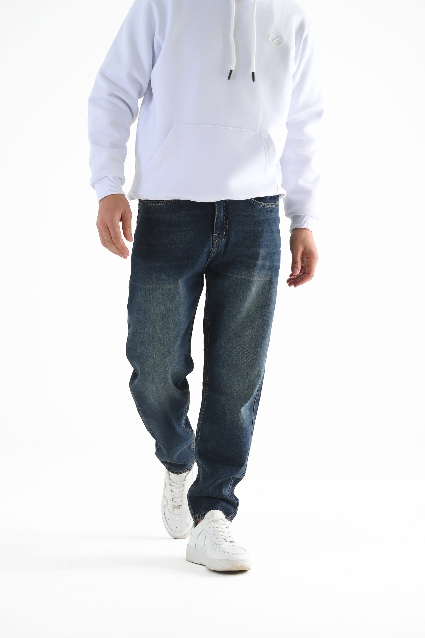 بنطلون ريلاكسيد كحلي داكن بلمسات من اللون الأحمر P-R-C3