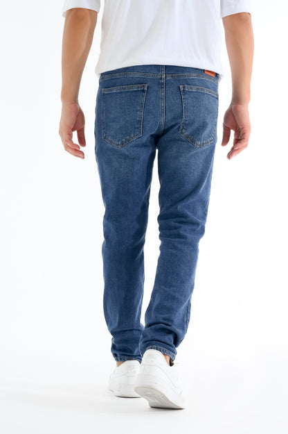 Basic navy blue jeans, slim fit