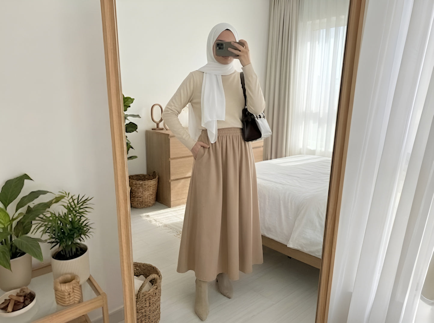 جيبة كلاسيك واسعة – بيج -SB2